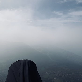 Vol à Thollon les Memises et quelques nuages 092019